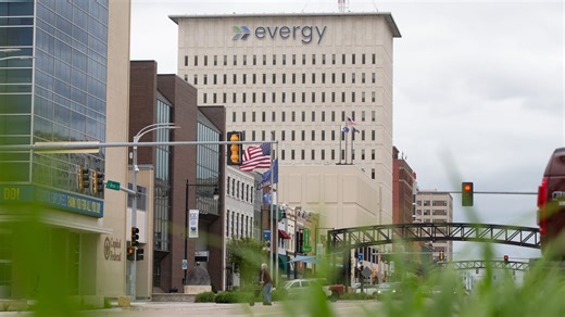 Why electric utility Evergy is building 2 new natural gas power plants in Kansas