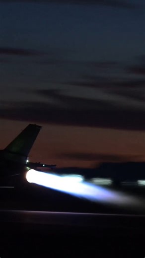 14K views · 573 reactions | Vipers ripping night ops at Holloman AFB, New Mexico. Nov. 13, 2025. Video by Staff Sgt. Gaspar Cortez | Combat Aviationist | Facebook