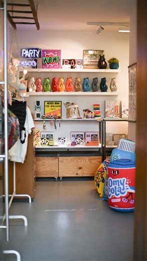 Répertoire | EN A modern classic: Mimi walks you through the Flip Clock by @lexondesign . ✔️ Silent & stylish ✔️ Flip to set or stop the alarm ✔️... | Instagram