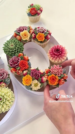 Beautiful 60th Birthday Cupcake Design