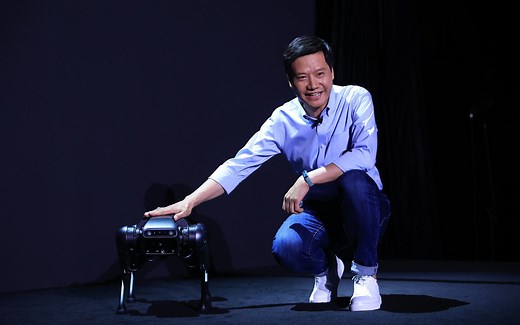 雷总和CyberDog现场互动！真是又酷又可爱！