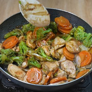 16M views · 392K reactions | ¡Pollo con brócoli fácil y delicioso al estilo chino! | Recetas con Sabor | Facebook