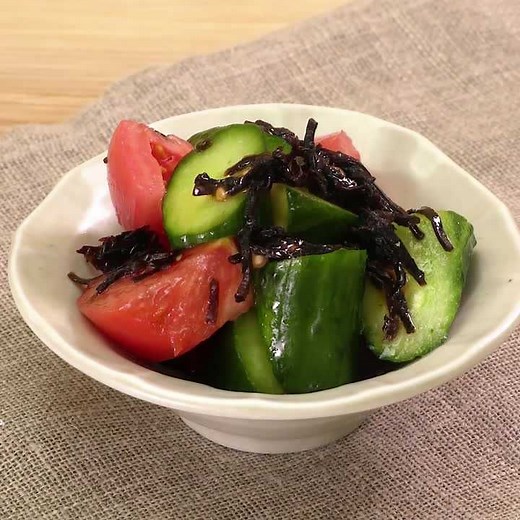 塩昆布で味が決まる！きゅうりとトマトの簡単和え物レシピ | デリッシュキッチン
