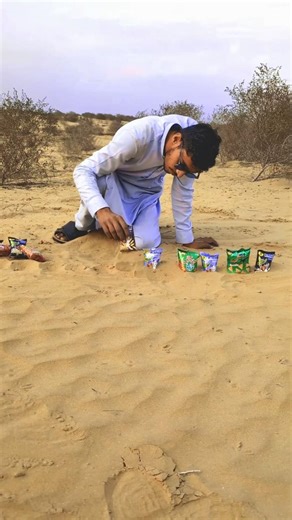 How what is this😱desert 🐪🐪 life challenge pops hide in desert #outdoor #camping #desert skills