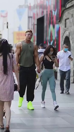 6.2M views · 10K reactions | #chinesestreetfashion #chinastyle | Street Fashion Style | Facebook