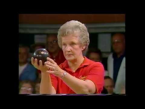 Candlepin Bowling - Stasia Czernicki vs. Beth Peterson