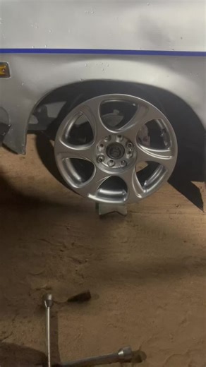 Nissan Bakki 1400 Stance Review