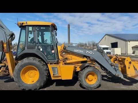 Lot # : 3011P - John Deere 710J Loader Backhoe