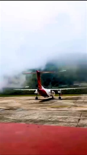 Spice Jet Bombardier Dash 8 Q400 Location :- Pakyong Airport ( Pyg ) Sikkim , India 🎥Video By: Ghana Shyam Dahal | Fly Nepal