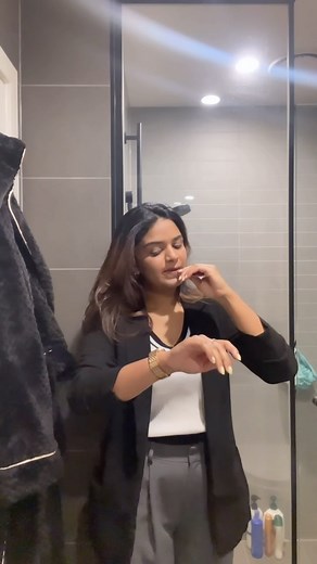 Shrutika Mane on Instagram: "What is this world with single digit temperatures and 1273292 viruses out there?!🤧😭🦠 Blazer @hm Trousers @glassons Top @dotti_squad [Work, lifestyle, corporate life, winter, cold, styling, work fit, fit check, melbourne, Australia]"