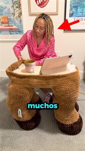 Hizo un reno gigante de crochet 🦌