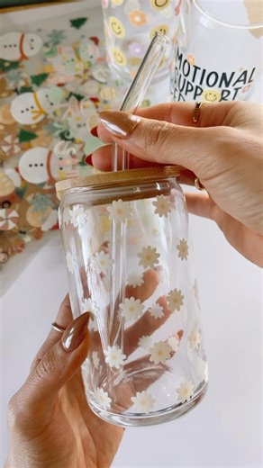 Comment “cup,” and I’ll shoot you a DM for links (12-cup set, cup wrap decals) ❤️ And NO, these decals are NOT vinyl, ladies! Sometimes you just don’t want to deal with cutting vinyls mat by mat. With this decal, all you have to do is stick and peel 🤯 You receive “ready-to-apply” decals with vibrant colors. All you have to do is: 1. Wash the cup with soapy water and dry it completely. (Wiping with alcohol is optional too.) 2. Peel off the backing of the decal. 3. Apply the decal to the cup, the