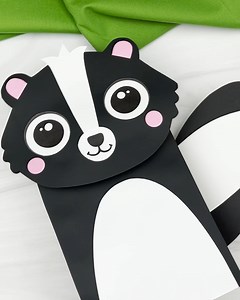 8.5K views · 48 reactions | Skunk Puppet Craft - Your little ones will have a blast creating these adorable animal friends! Get the PDF  | Simple Everyday Mom | Facebook