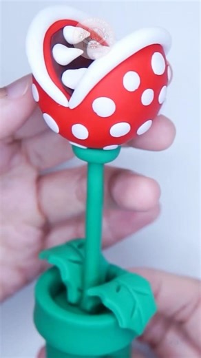 Piranha Plant - Full Tutorial is available on my channel #mariobros #diy #fondanttoppers