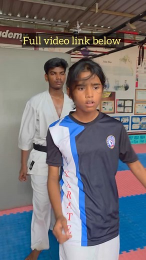 15K reactions · 282 shares | V KARATE NECK GRAB DEFENCE #vkarate #karate #selfdifence #martialarts #fight #girlssafety #viral #tirupur #trendingreels #fight #shorts #mma #reels #instalike #facebook #viral #youtuber #school #college #women #girlspower | V-karate Academy | Facebook