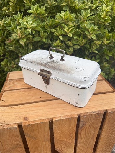 Vintage Industrial Metal Storage Box, White Utility Tin with Handle, Rustic Bread or Tool Container, Distressed Patina Organizer - Etsy 日本