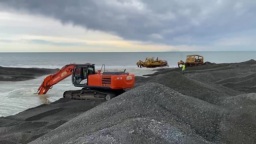🥳Te Waihora / Lake Ellesmere is now open to the sea, which will begin to lower the lake level and provide some relief to the residents of Selwyn Huts. The machinery will remain on site for a few days in case it closes, and until the water level drops sufficiently. Check out some footage below! 👇 See other flood updates at https://www.ecan.govt.nz/flooding-updates-canterbury-region/ | Environment Canterbury