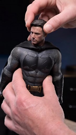 5.1K reactions · 259 shares | Batman (BvS) | Hot Toys : Sideshow #colecionatoy #sideshow #zacksnyder #batman | Colecionatoy | Facebook