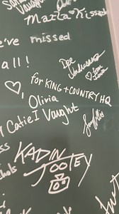 Left a little mark ✍🏽 at the premiere of for KING COUNTRY: NO TURNING BACK (The Documentary) on behalf of all of you who couldn’t make it to Franklin — this one’s for you! 🎬✨ Now that it’s out, how many times have you watched? We’re on our 3rd watch… 👀 Drop your reviews in the comments! 💬 ⭐️ for KING & COUNTRY #forkingandcountry #exclusive #documentary #behindthescenes #mustwatch | forkingandcountryhq