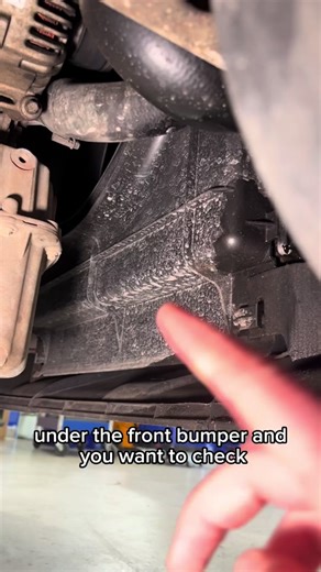 How to check your Sprinter Intercooler for leaks or damage 🚐 It should be straight with no oily areas ✨ #mercedesdiesel #mercedessprinter