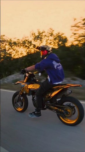 SuperMoto🔥#SuperMoto #wheelie #stunting #dirtbike #motorcycle