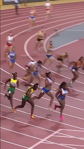Sha'Carri Richardson anchors US 4x100m team to the gold in Budapest 🔥 #running #usa #sports