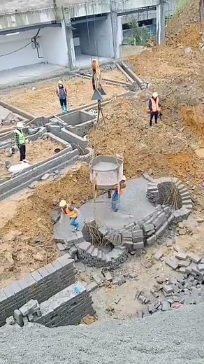 idiot at work casting concrete 😢😅😅