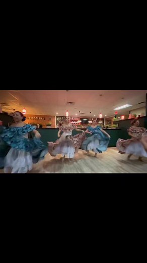 The Peruvian Festejo has history and passion. This dance originated in the 17th century when the Africans, who who were brought as slaves, came to Peru, where they shared their African rhythms with us. Festejo is a joyful dance as a way of challenge or courtship. To see this dance and many more, buy your tickets 🎟️🎟️ to come to our event “Noche Criolla Peruana” in La Piccolina this October 31st at 7:30pm!! 🇵🇪 Email us at info@raymidanceschool.org to get your tickets!! . . El festejo peruano 