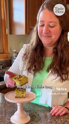 Pistachio Cheesecake Bars Recipe - Bakeable Challenge