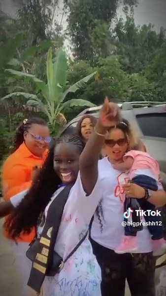 Celebrating Mom's Graduation Achievement 🎓