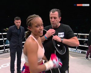 “Her time will come again!” 👏 Tasha Jonas retains her world title after beating Mikaela Mayer 🏆 | Sky Sports Boxing