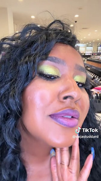 Index card challenge: MAC Cosmetics Edition! 🖤💄 Studio Tech: NC50 Pro Longwear Concealer: NC45 Bronzer: Matte Rich Rosy Eyeshadow: Joie De Glitz, Mo Money Mo Problems Lipliner: Nightmoth Lipstick: Honeylove, O Setting Spray: Fix Original #maccosmetics #makeup #macartist #makeuplover #daybydeja