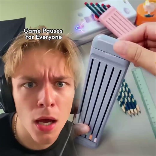 WHEN YOUR MOM TELLS YOU TO PAUSE AN ONLINE GAME! #tiktokuni #fypシ゚viral #pov #foryoupage #fypツ