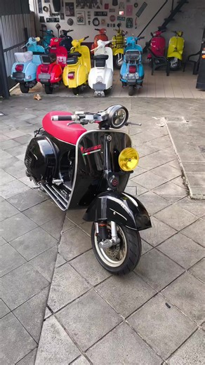 VESPA GAGAH DOBEL STATER CUMAN 32 JT VESPA SPRINT 1975 BPKB STNK LENGKAP AKUR NOKA NOSIN AKUR 02/02 BODY MULUS BANGET WARNA HITAM SANGAR STANG ORIGINAL bajaj BODY CENTER KAKI DEPAN EXCEL SHOK D/B GENERIC CAKRAM GS SCOOTER VELG ROSSI VESPA MATIC R12 BAN TUBLES SPAKBOR CUSTOM MASTER BREMBO GAS SPONTAN ARCEBIS LAMPU DAYMAKER LAMPU KABUT HELLA ORI FULLWAVE LAMPU TERANG MESIN DOBEL STATER RENGKES KANAN EXCEL MAGNET EXCEL CDI EXCEL GEARSET SPRINT BLOCK EXCEL HIDAPAN KERING TARIKAN ENAK BANGET KNALPOT 