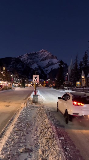 Banff Nightlife in November with Canadian Winter Vibes