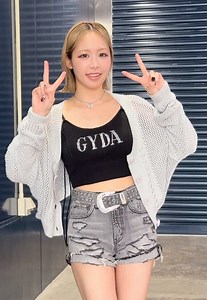 galぴるなぴ🌺💜✌️ @るなぴ #仲川瑠夏 #FRUITSZIPPER #ふるっぱー #フルーツジッパー | Fuzzy Slippers