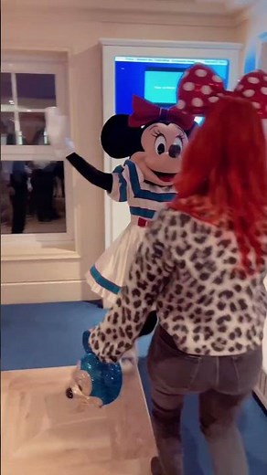 7 Outfits of Minnie Mouse at Disneyland Paris