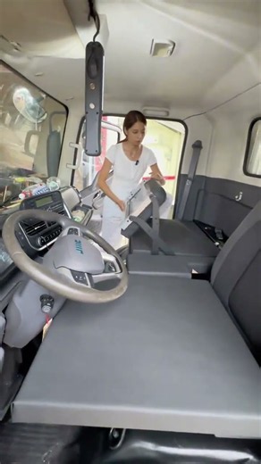 #Light Truck Sleeper Conversion #Professional Light Truck Sleeper #minitruck 🚒