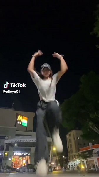 Footwork Dance Trends on TikTok: Join the Challenge!