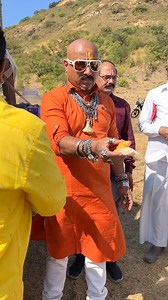 558K views · 10K reactions | 1000 logo ko vadapav khilaya  | Archana & Ulhas | Facebook