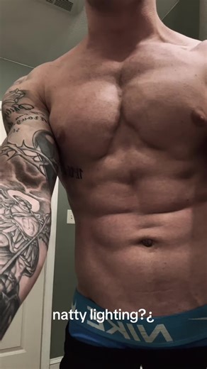 Capture Your Gym Aesthetics with Natural Lighting