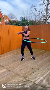 The energy and good vibes I’ll be taking into this week with me 💫🙌🏼💃🏻 • ⭕️ Hula Hoop: Hula Dancercise 1.2kg Weighted Fitness Hoop available here: https://www.huladancercise.com/product-page/wavy-weighted-fitness-hoop-1-2kg • Wearing: Ryderwear - HULAQUEEN for 10% off (ad) 💪🏼 Hexxee socks 🧦 HULAQUEEN20 for 20% off (ad) • 🎵 @rickjames - Give It To Me Baby • #sundayfunday #weightedhulahoop | Rachel JB Jones