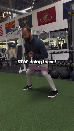 Why people do banded side steps (and why they’re usually disappointed) People do banded side steps because they feel them in their glutes. That burn makes it feel like you’re building muscle and doing something productive. The problem is, feeling a burn doesn’t mean you’re actually growing your glutes. Banded side steps don’t load the muscle very much, and they don’t challenge it in the way glutes need to grow. They mostly teach your body to push against a band in a tiny range of motion — not to