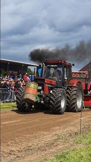 Case IH 1056 XL mit schwarzer Fahne😍💪🔥 #case #caseih