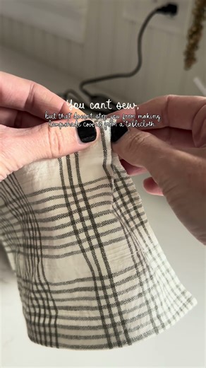 How to Make DIY No-Sew Pleated Lamp Shade Covers #diy #diyinspiration #diydecor