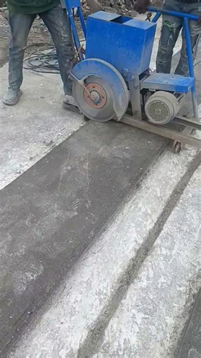 Sizing and resizing of precast panels. They are cut according to client requirements. For house walls, perimeter walls, suspended slabs and any other customized lengths. For precast products,pls make inquiries. ( 254)/721936448 Mwamba Builders #wamabloco | Sammy Mugo Wamabloco