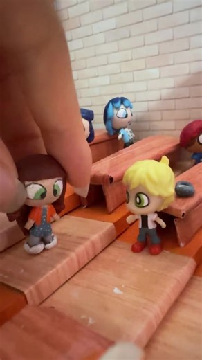 Aventuras na Escolinha de Miraculous Chibi