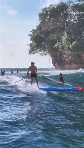 20K views · 398 reactions | High alert  Paddleboarder in the surf lineup  Dodging surfers and handling a 21.5 width race board ⁉️Andrey Kraytor executes it flawlessly  Board: The new Starboard SUP Gen R 14x21.5 board  Find out more  https://www.totalsup.com/news/the-new-2025-starboard-gen-r-flat-deck-all-condition-race-board/   @dronezonebk via @kraytor_andrey #SUPracing #SUPfun #waveSUP #SUPsurfing | TotalSUP | Facebook