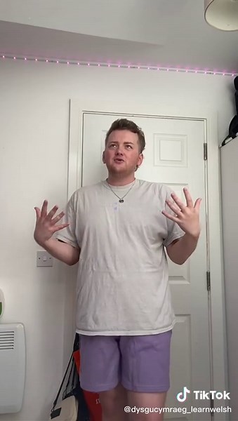 Free Welsh Courses for 18-25 Year Olds | Learn Welsh Now!