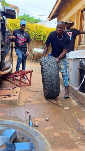 Customized Range Rover with Alien Skin and New Tyres